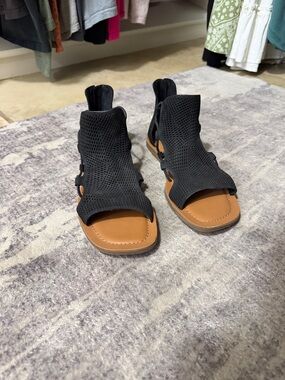 Never worn Luck Brand